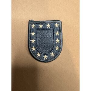 NWOT Blue Military Beret Patch Shield with Stars